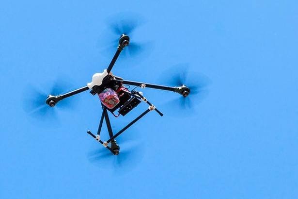 aardbeien-drones-basisschool-belgie-lucht