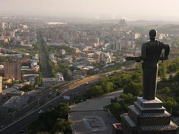 moeder-armenie-yerevan-armenie-drone-foto